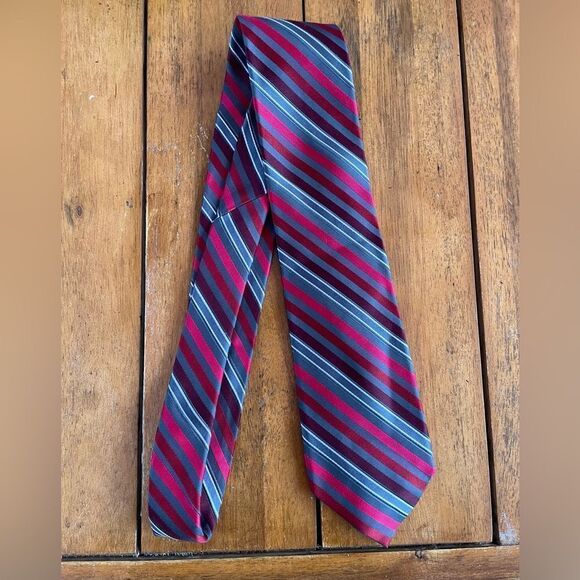 Men's red & gray silk tie - Picture 2 of 6
